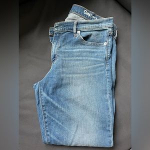 Gap Authentic True Skinny Ankle jeans 31R